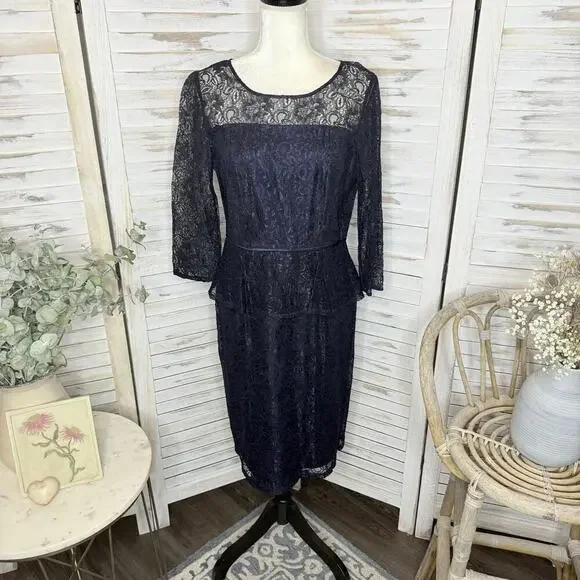 ADRIANNA PAPELL 12 Women's Lace Overlay Sheath Dress Peplum Navy Cocktail Short - Picture 3 of 14